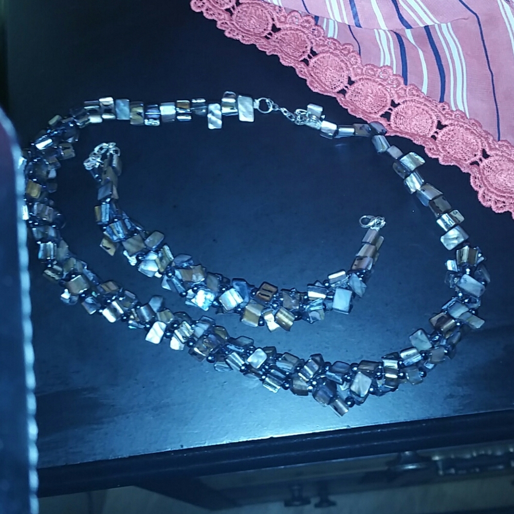 Stunning Beaded jade necklace & bracelet